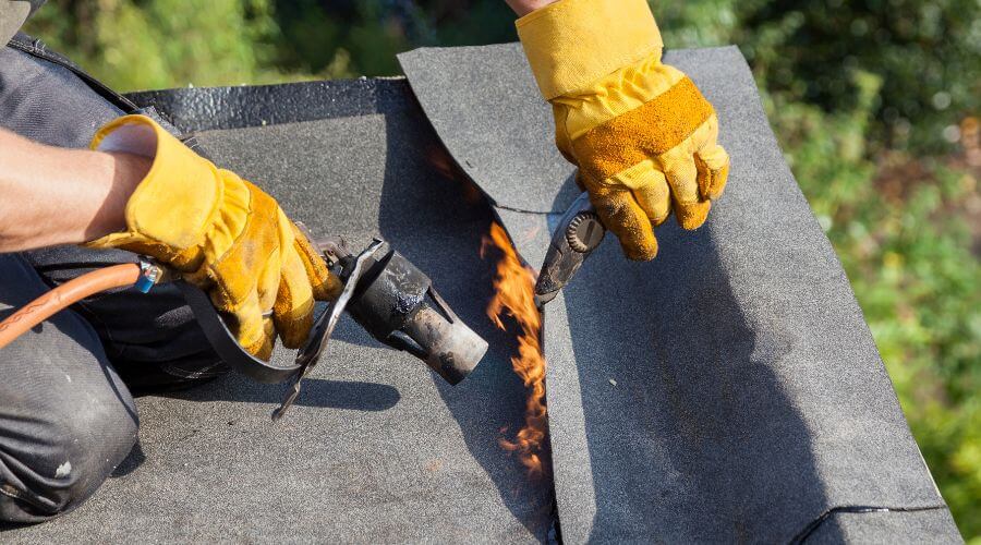 Expert Emergency Roof Repairs services in Shirland, IL